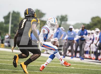 Thumbnail 3 in King vs. East St. Louis photogallery.