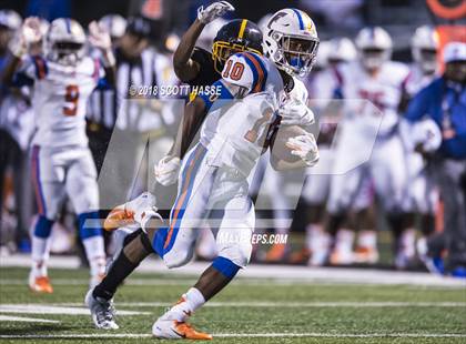 Thumbnail 2 in King vs. East St. Louis photogallery.