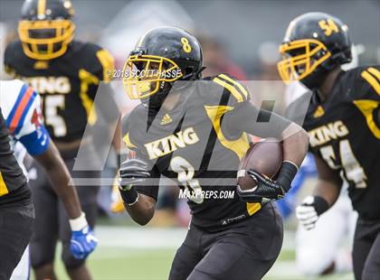 Thumbnail 2 in King vs. East St. Louis photogallery.