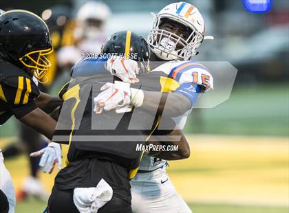 Thumbnail 3 in King vs. East St. Louis photogallery.