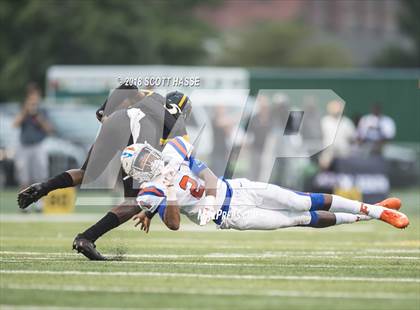 Thumbnail 3 in King vs. East St. Louis photogallery.