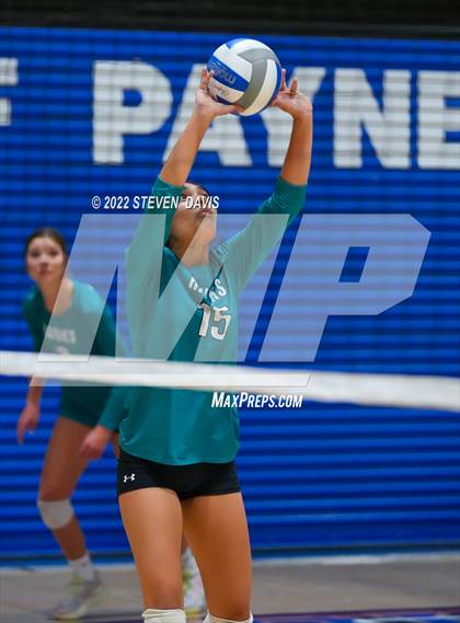 Thumbnail 3 in O'Connor vs Highland photogallery.