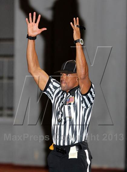 Thumbnail 1 in St. Monica vs. St. Anthony photogallery.