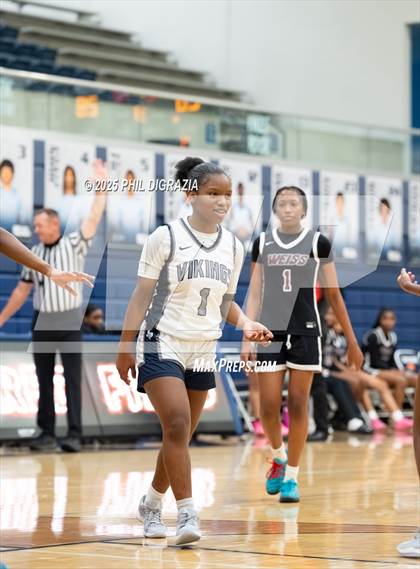 Thumbnail 3 in JV: Weiss @ Bryan photogallery.