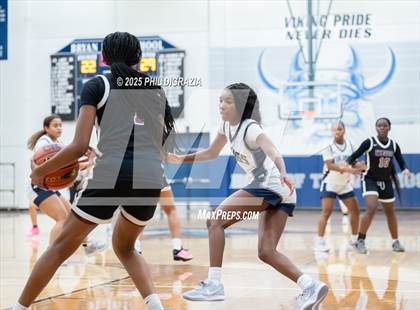 Thumbnail 1 in JV: Weiss @ Bryan photogallery.