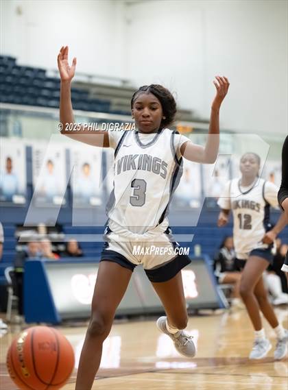 Thumbnail 1 in JV: Weiss @ Bryan photogallery.