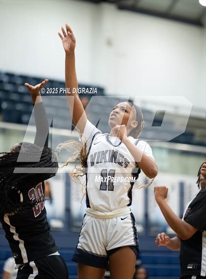 Thumbnail 1 in JV: Weiss @ Bryan photogallery.