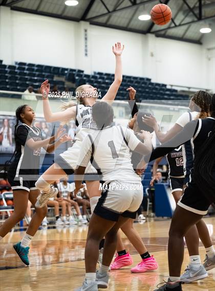 Thumbnail 2 in JV: Weiss @ Bryan photogallery.