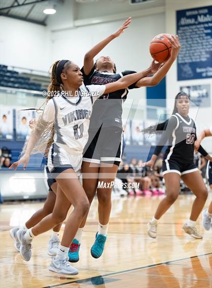 Thumbnail 3 in JV: Weiss @ Bryan photogallery.