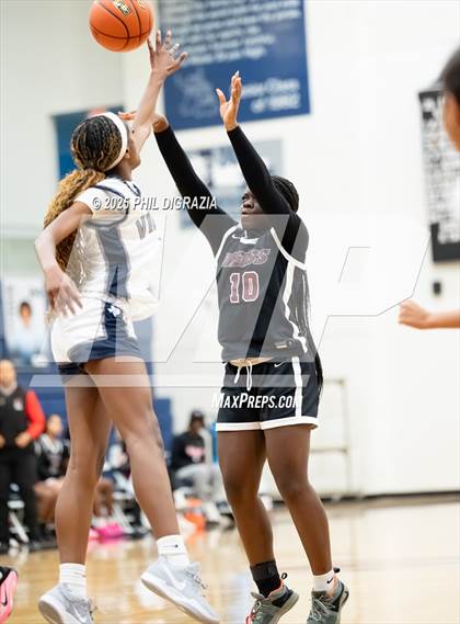 Thumbnail 2 in JV: Weiss @ Bryan photogallery.