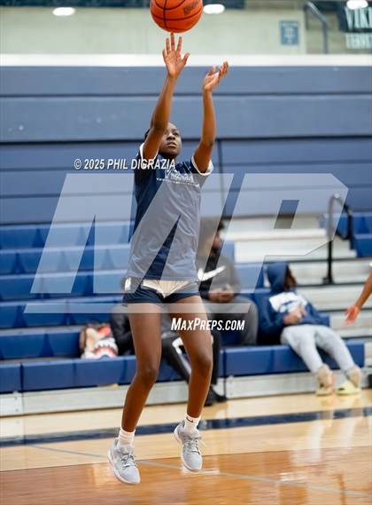 Thumbnail 1 in JV: Weiss @ Bryan photogallery.