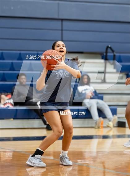 Thumbnail 2 in JV: Weiss @ Bryan photogallery.