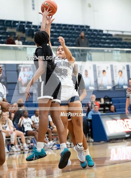 Thumbnail 1 in JV: Weiss @ Bryan photogallery.