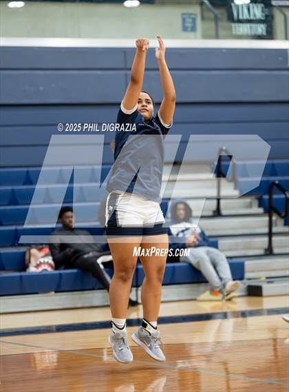 Thumbnail 1 in JV: Weiss @ Bryan photogallery.