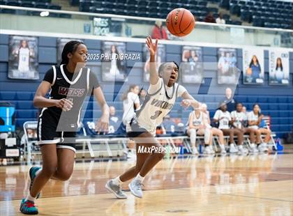 Thumbnail 3 in JV: Weiss @ Bryan photogallery.