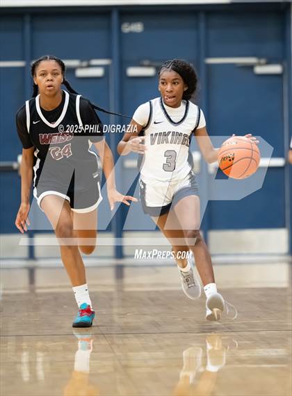 Thumbnail 3 in JV: Weiss @ Bryan photogallery.