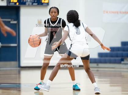 Thumbnail 1 in JV: Weiss @ Bryan photogallery.