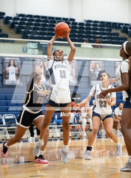 Thumbnail 1 in JV: Weiss @ Bryan photogallery.