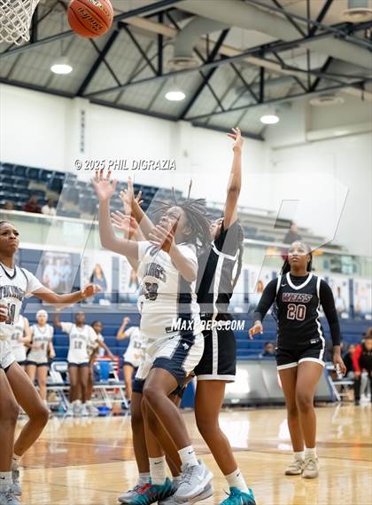 Thumbnail 2 in JV: Weiss @ Bryan photogallery.