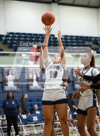 Thumbnail 2 in JV: Weiss @ Bryan photogallery.