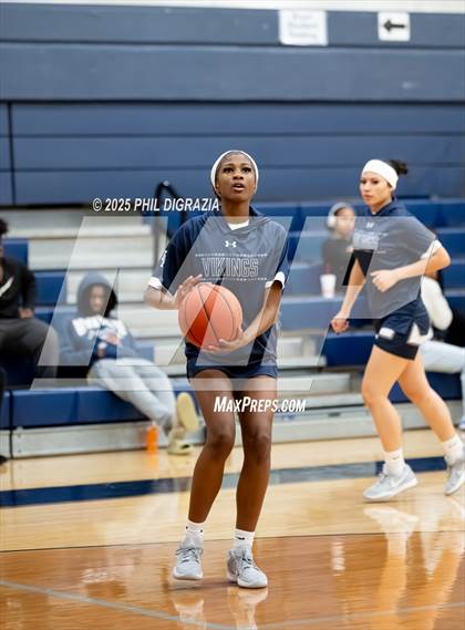 Thumbnail 2 in JV: Weiss @ Bryan photogallery.