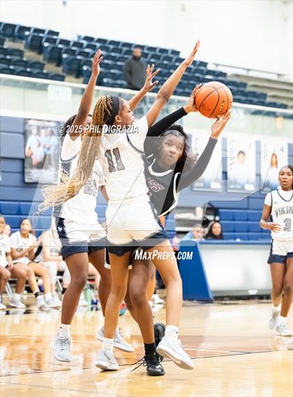 Thumbnail 2 in JV: Weiss @ Bryan photogallery.