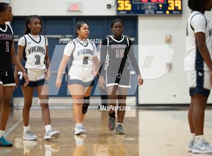 Thumbnail 1 in JV: Weiss @ Bryan photogallery.