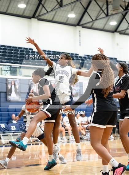 Thumbnail 1 in JV: Weiss @ Bryan photogallery.