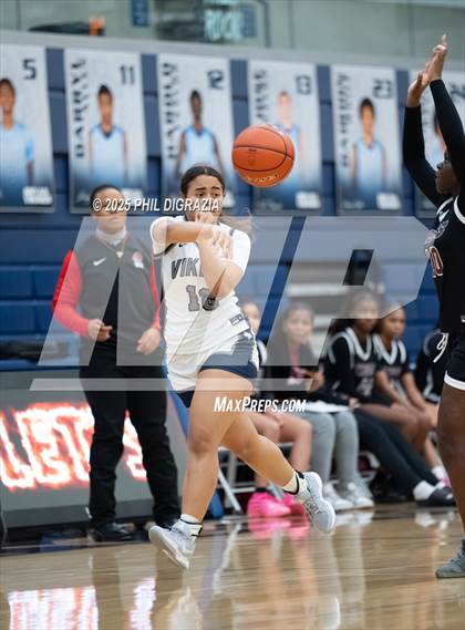 Thumbnail 1 in JV: Weiss @ Bryan photogallery.