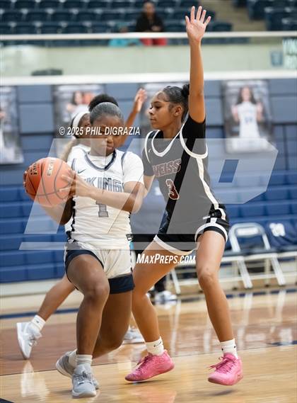 Thumbnail 2 in JV: Weiss @ Bryan photogallery.