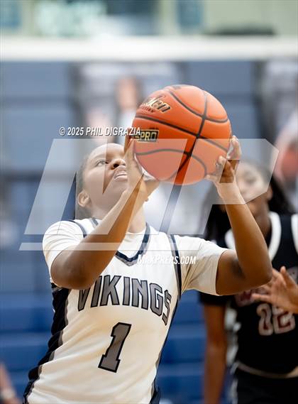 Thumbnail 1 in JV: Weiss @ Bryan photogallery.