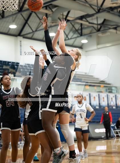 Thumbnail 2 in JV: Weiss @ Bryan photogallery.