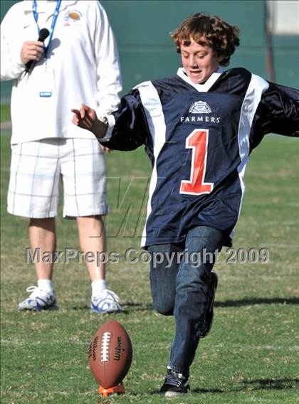 Thumbnail 2 in Marin Catholic vs. Serra (CIF State D3 Final) photogallery.