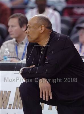 Thumbnail 1 in De La Salle vs. McClymonds (CIF NorCal Regional D1 Final) photogallery.