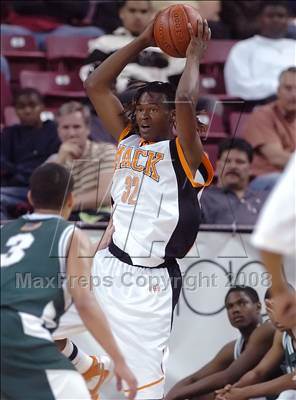 Thumbnail 2 in De La Salle vs. McClymonds (CIF NorCal Regional D1 Final) photogallery.