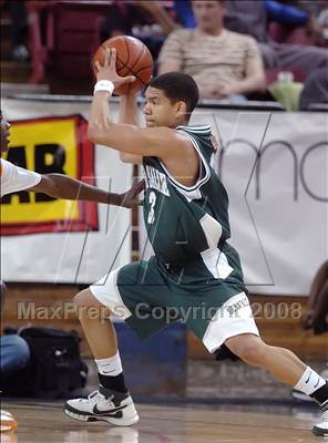Thumbnail 3 in De La Salle vs. McClymonds (CIF NorCal Regional D1 Final) photogallery.
