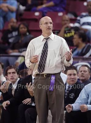 Thumbnail 3 in De La Salle vs. McClymonds (CIF NorCal Regional D1 Final) photogallery.