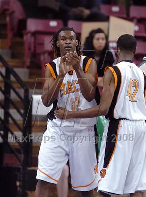 Thumbnail 3 in De La Salle vs. McClymonds (CIF NorCal Regional D1 Final) photogallery.