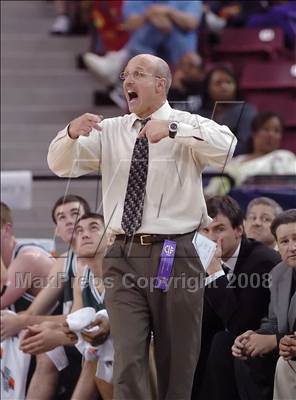 Thumbnail 1 in De La Salle vs. McClymonds (CIF NorCal Regional D1 Final) photogallery.