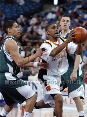 Thumbnail 1 in De La Salle vs. McClymonds (CIF NorCal Regional D1 Final) photogallery.