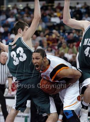 Thumbnail 2 in De La Salle vs. McClymonds (CIF NorCal Regional D1 Final) photogallery.