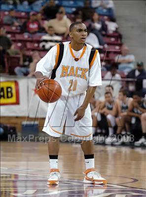 Thumbnail 2 in De La Salle vs. McClymonds (CIF NorCal Regional D1 Final) photogallery.