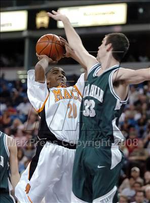Thumbnail 2 in De La Salle vs. McClymonds (CIF NorCal Regional D1 Final) photogallery.