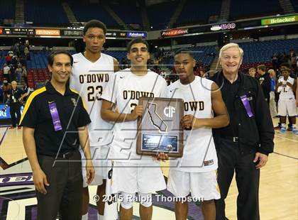 Thumbnail 2 in Modesto Christian vs. Bishop O'Dowd (CIF NorCal Regional Open Division Final) photogallery.