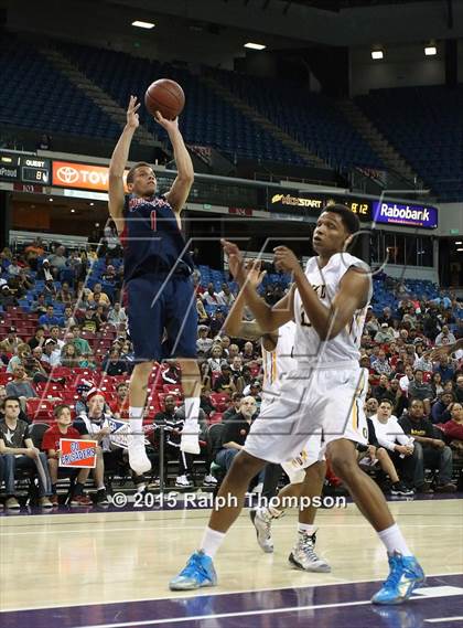 Thumbnail 3 in Modesto Christian vs. Bishop O'Dowd (CIF NorCal Regional Open Division Final) photogallery.