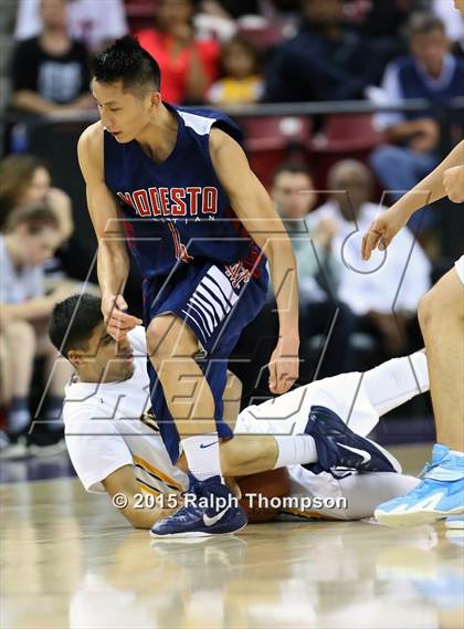 Thumbnail 2 in Modesto Christian vs. Bishop O'Dowd (CIF NorCal Regional Open Division Final) photogallery.