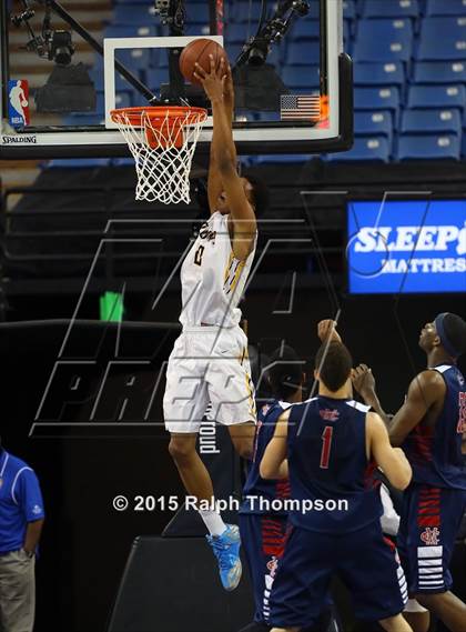 Thumbnail 2 in Modesto Christian vs. Bishop O'Dowd (CIF NorCal Regional Open Division Final) photogallery.