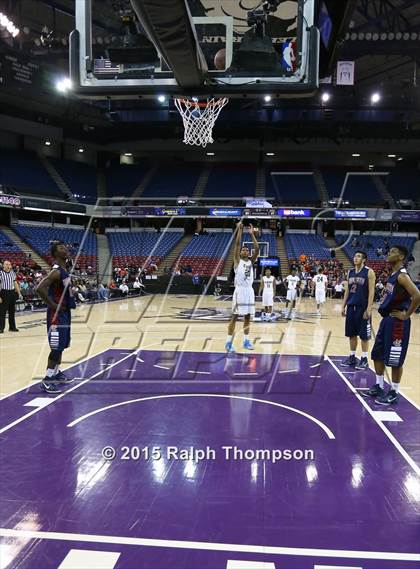 Thumbnail 3 in Modesto Christian vs. Bishop O'Dowd (CIF NorCal Regional Open Division Final) photogallery.