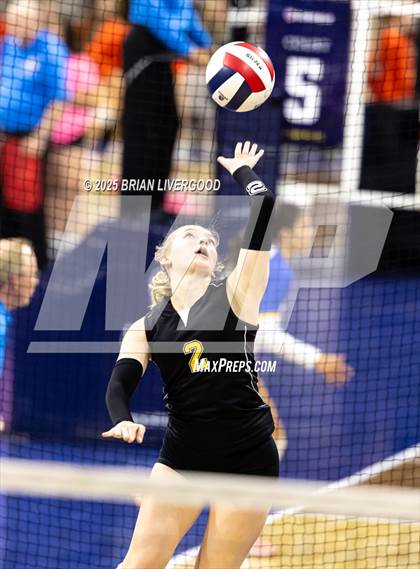 Thumbnail 2 in Granada vs. Caliche (CHSAA 1A Round 1) photogallery.