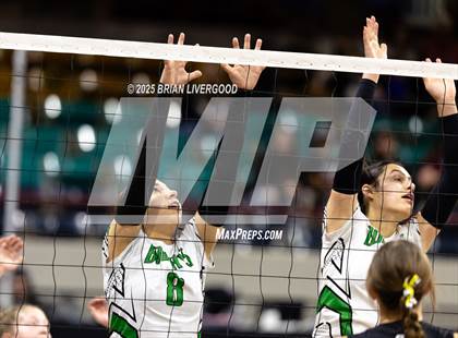 Thumbnail 2 in Granada vs. Caliche (CHSAA 1A Round 1) photogallery.